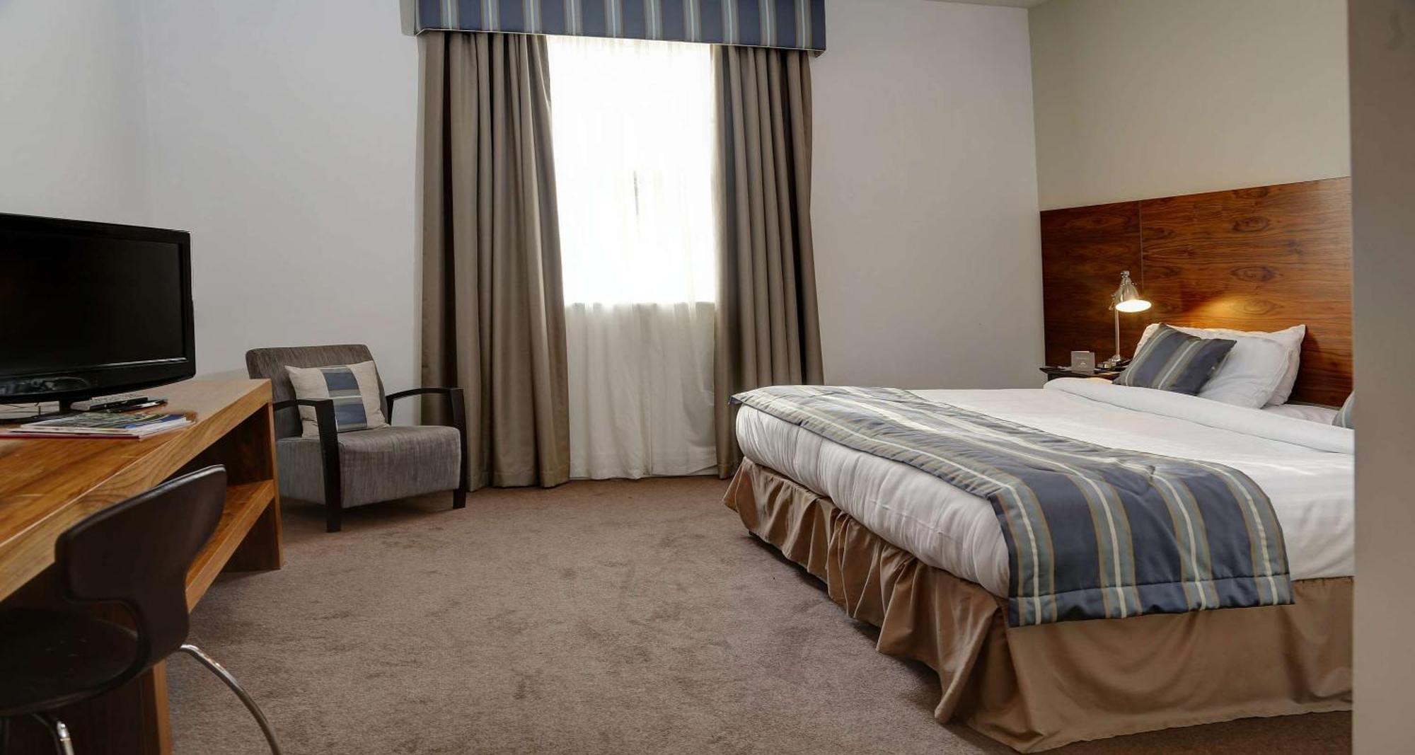 Best Western Plus Aston Hall Hotel Exterior photo